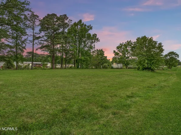 194 Gray Road, Newport, NC 28570