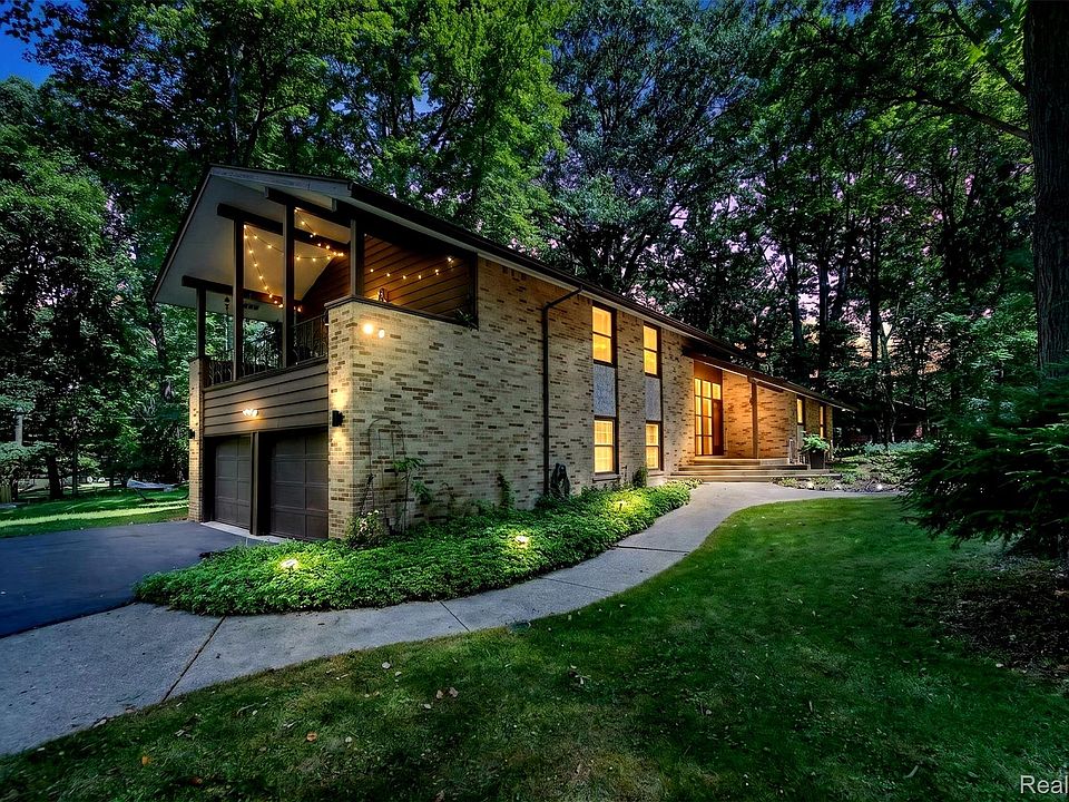1st image of 7388 Lindenmere Dr