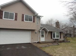 3667 Gershwin Ln N, Oakdale, MN 55128