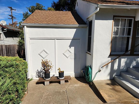 4th image of 760 Laurel Street