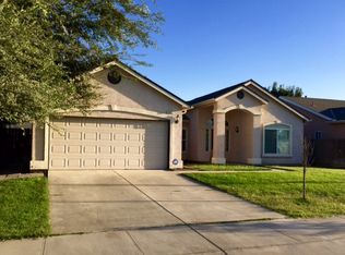 1647 Persimmon St, Lemoore, CA 93245