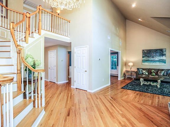 3rd image of 12 Beaver Pond Ct