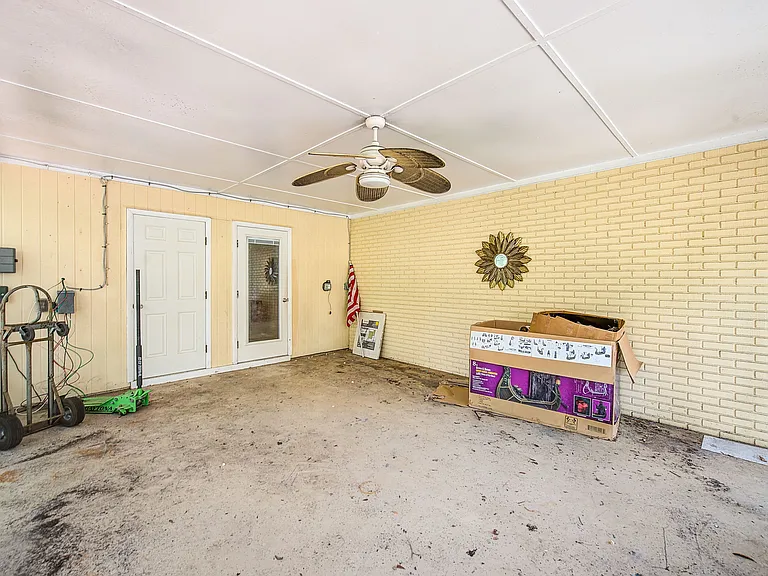 303 Saint Augustine Ave — Photo 35