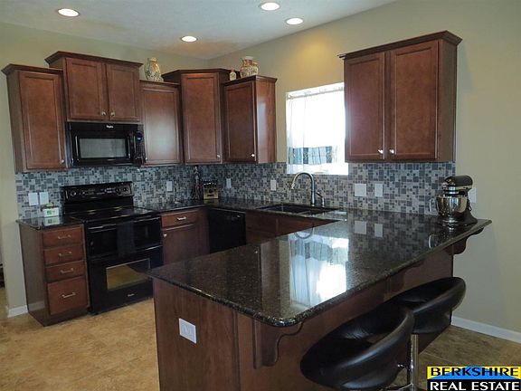 2nd image of 4404 Victoria Ave