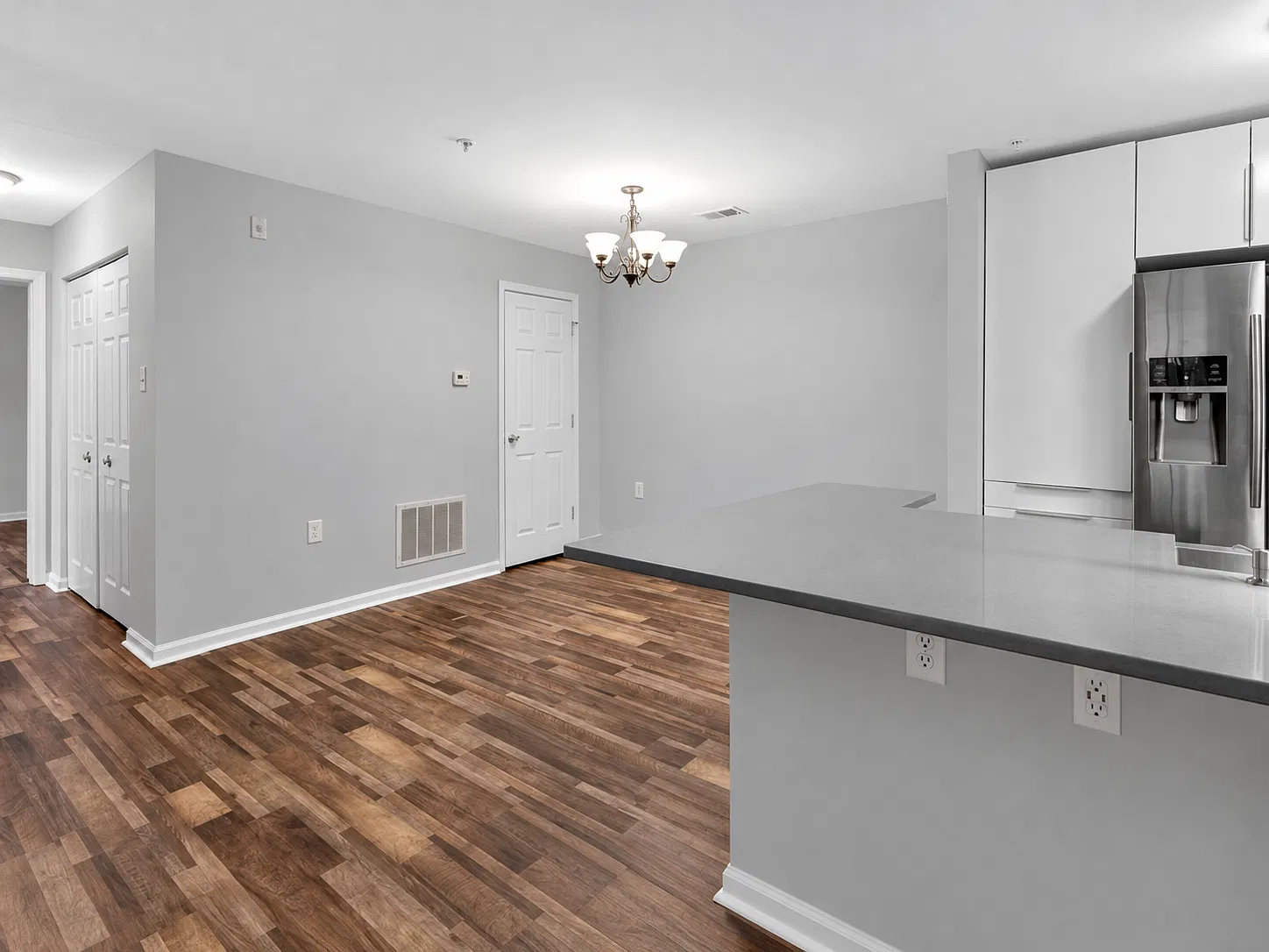 2 bed, 1070 sqft, $2,350 — Photo 3