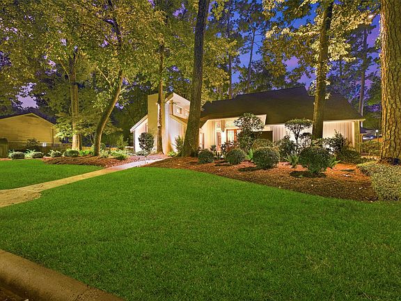 3rd image of 2414 Parkdale Dr