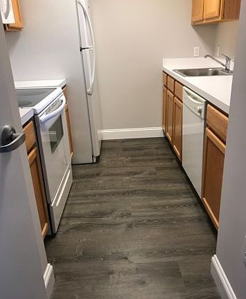 5th image of 2 21 Beach St