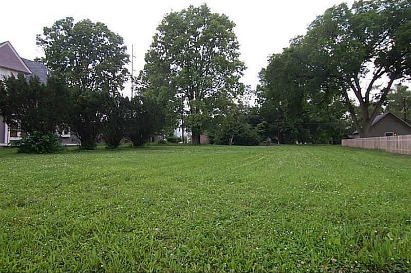 2nd image of 1944 Central Ave