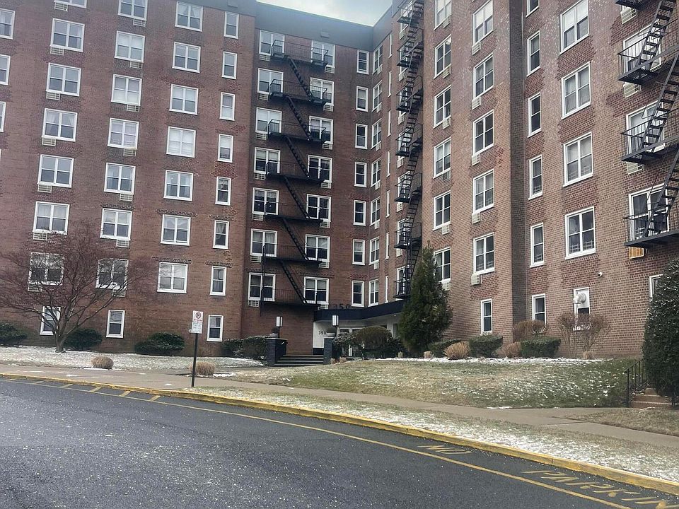 1st image of 350 Richmond Ter APT 4E