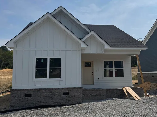 997 McCann Dr SE, Cleveland, TN 37311