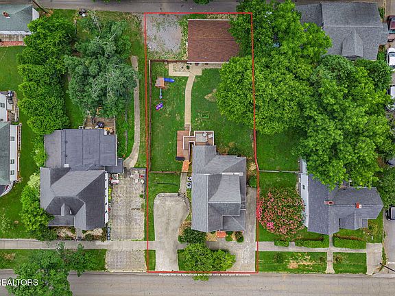 3rd image of 306 Kingston St