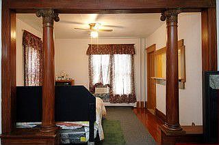 3rd image of 6834 Clarence St
