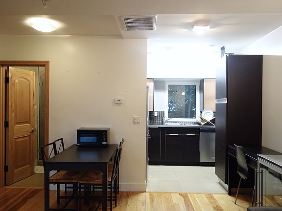 3rd image of 1116 Chelsea Ave APT 2