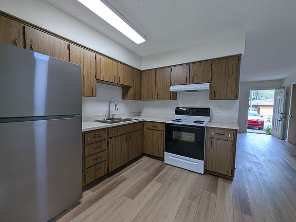 5th image of 20032 Suncrest Dr