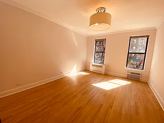 Rented by Metropolis Real Estate of Manhattan