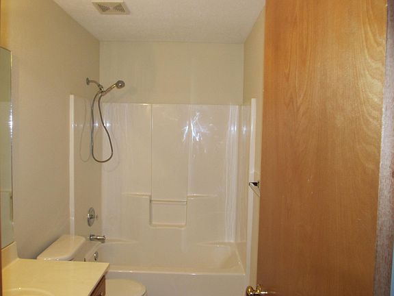 Hall spare bathroom