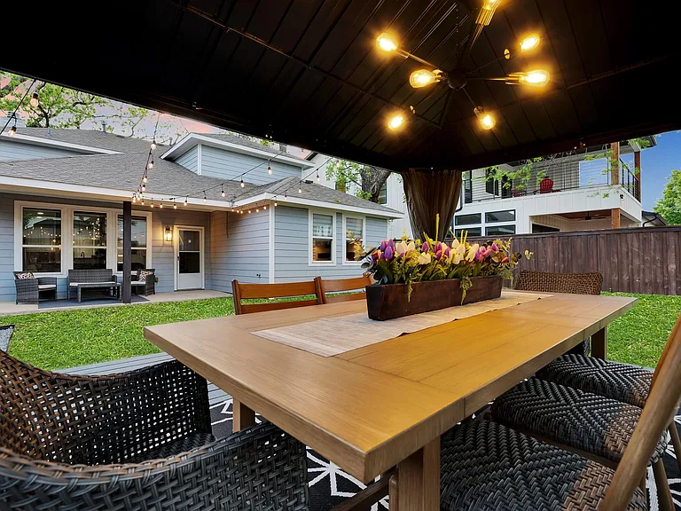 6918 Webster St — Photo 48
