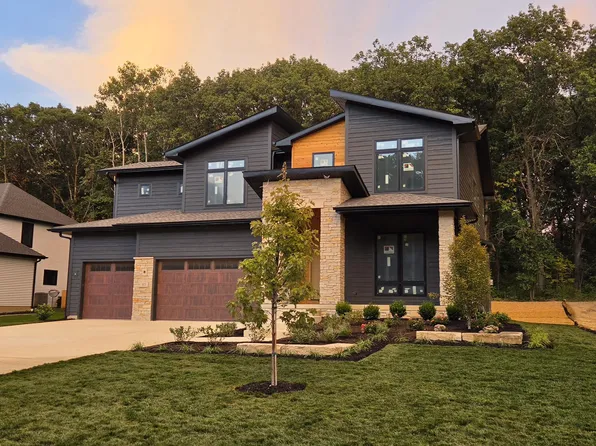 85 Eskir Ln, Crown Point, IN 46307