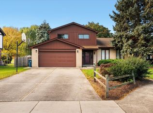 1228 N Honey Hill Rd, Addison, IL 60101