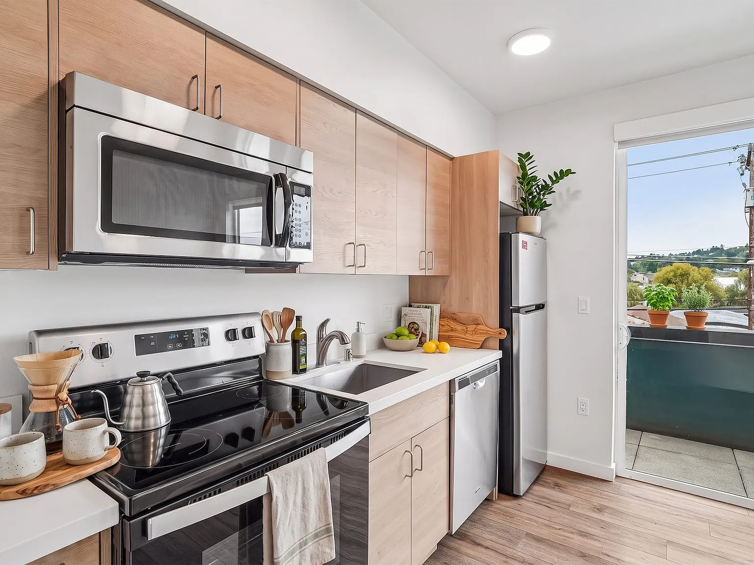 Lanterman Apartments — Photo 4