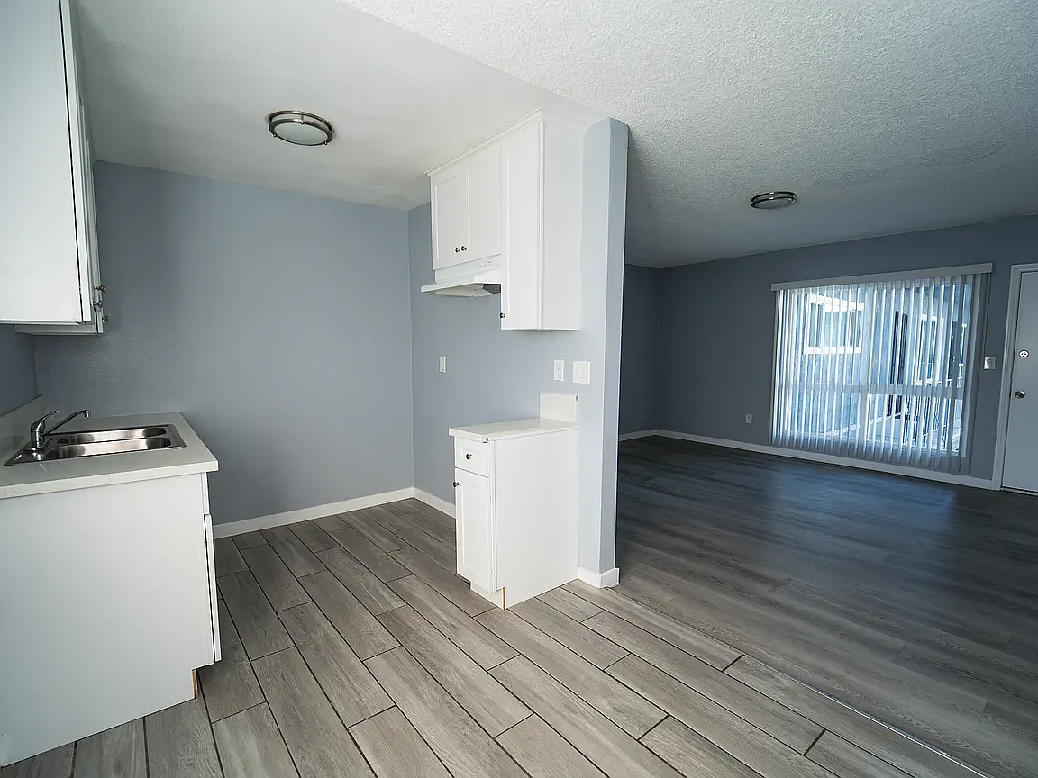 2 bed, 1200 sqft, $2,045 — Photo 3