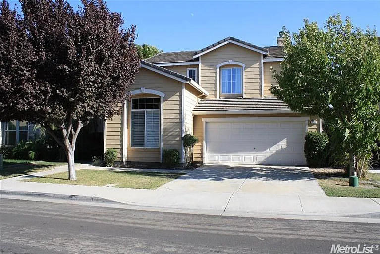 498 Burlington Dr photo 1