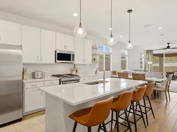 10071 S Rolling Water Dr, Vail, AZ 85641