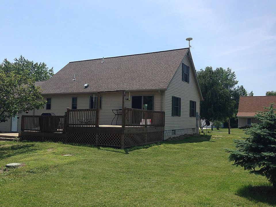 2nd image of 129 Lake Ct
