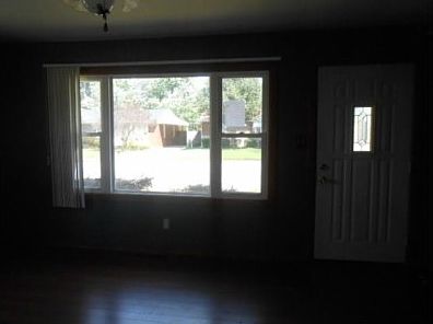 5th image of 1813 S Taft Ave