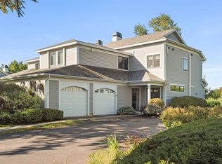 541 Golf Course Rd, South Burlington, VT 05403