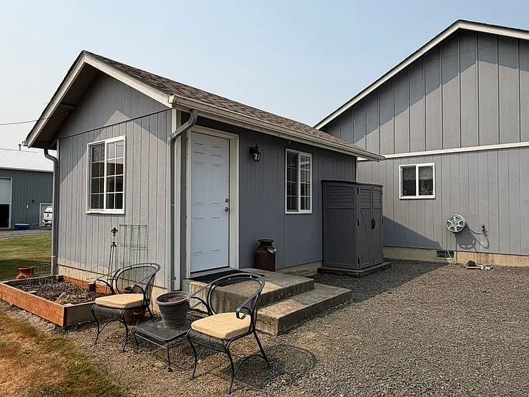 1228 Cascade Dr — Photo 3