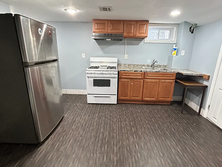 521 Burnham Rd — Photo 14