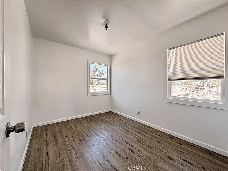 2433 W Beverly Blvd #1/2 — Photo 9