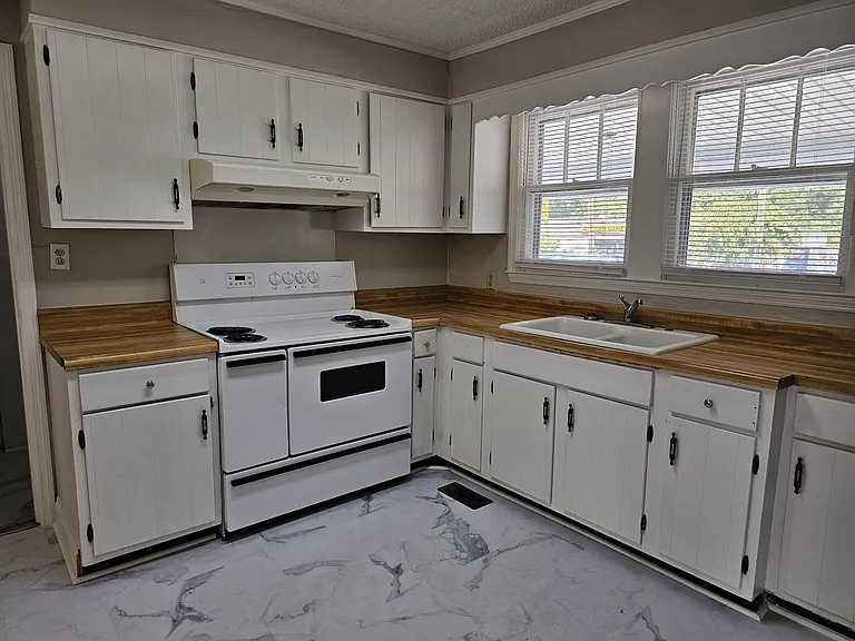 1804 State Highway 41 N #A — Photo 10
