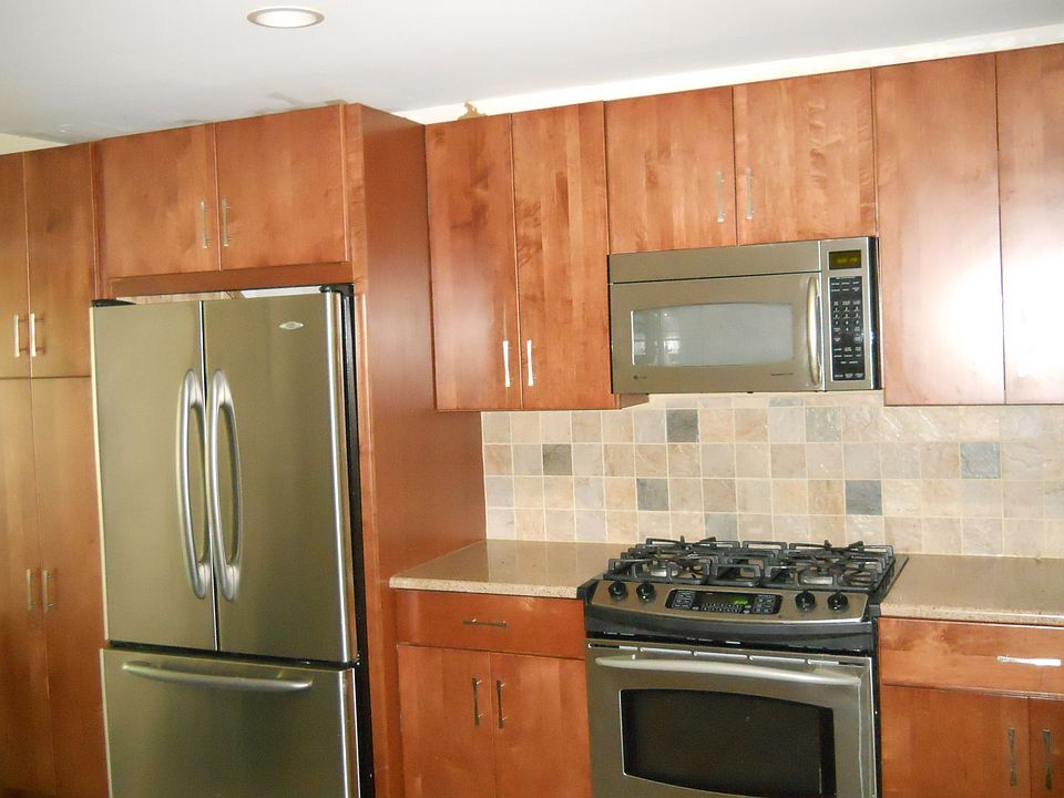 2nd image of 1109 Bergan Rd