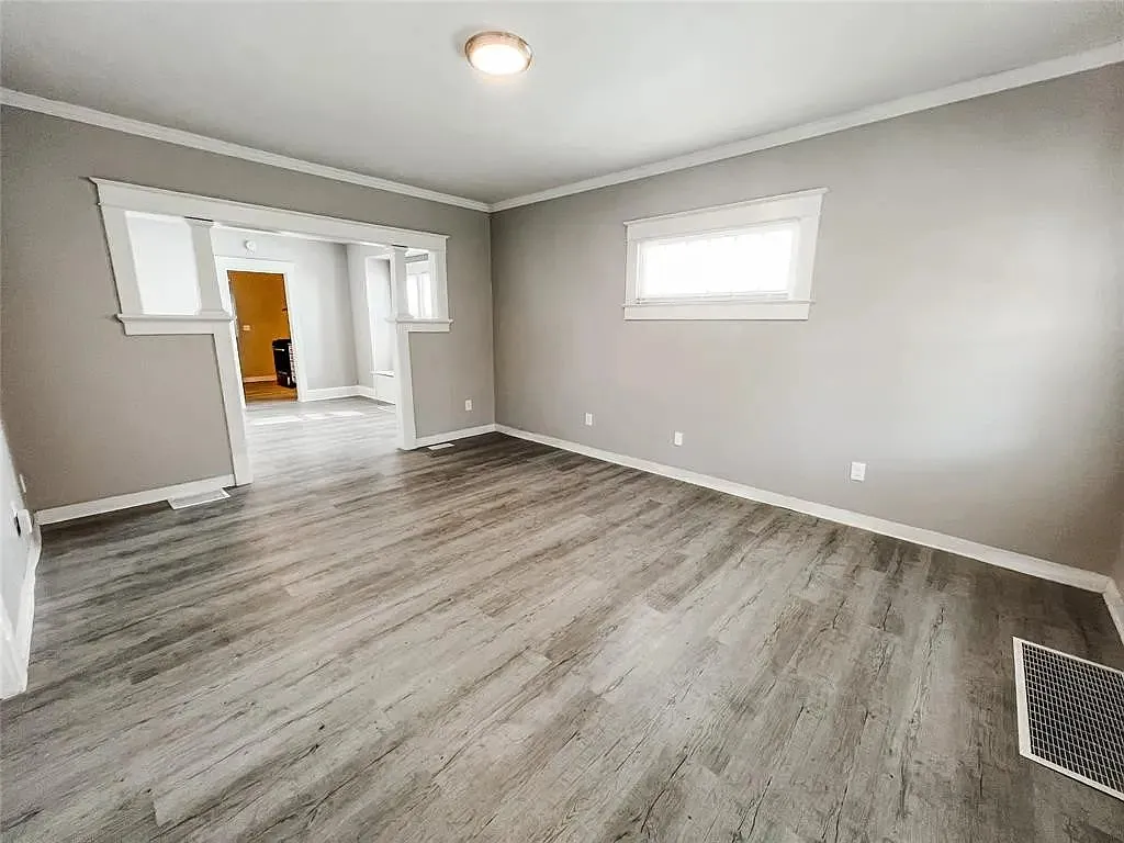 jpg - 336 N Riley Ave
