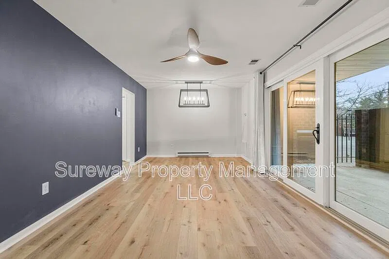1 bed, 1.0 bath, 900 sqft, $2,100 — Photo 3