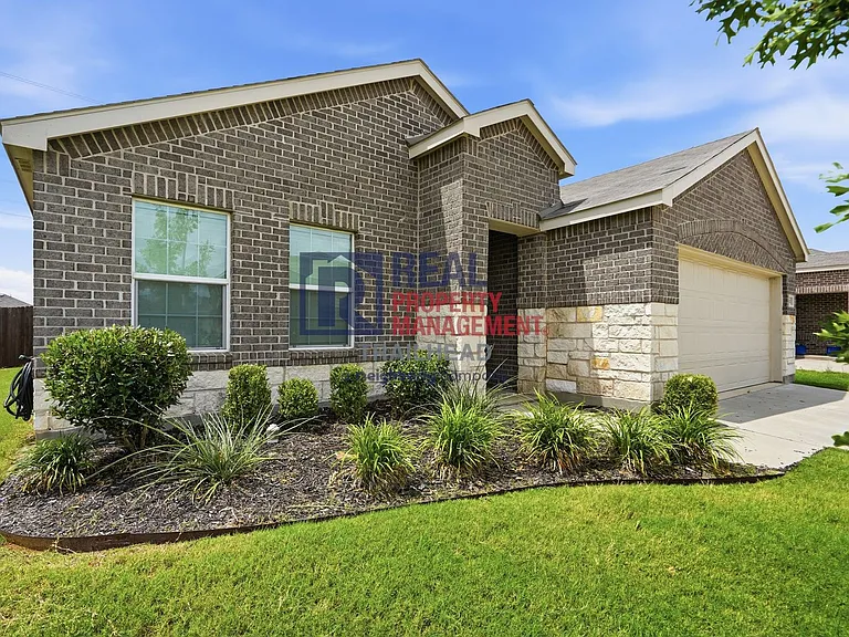 4501 Greenham Ln — Photo 2