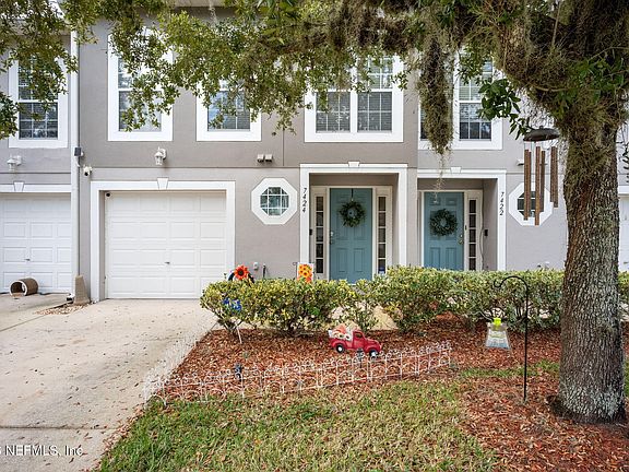 2nd image of 7424 PALM HILLS Drive
