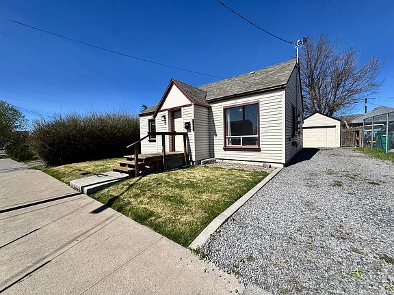 4th image of 2533 Applegate Ave