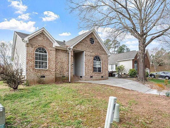 3rd image of 107 Covington Dr