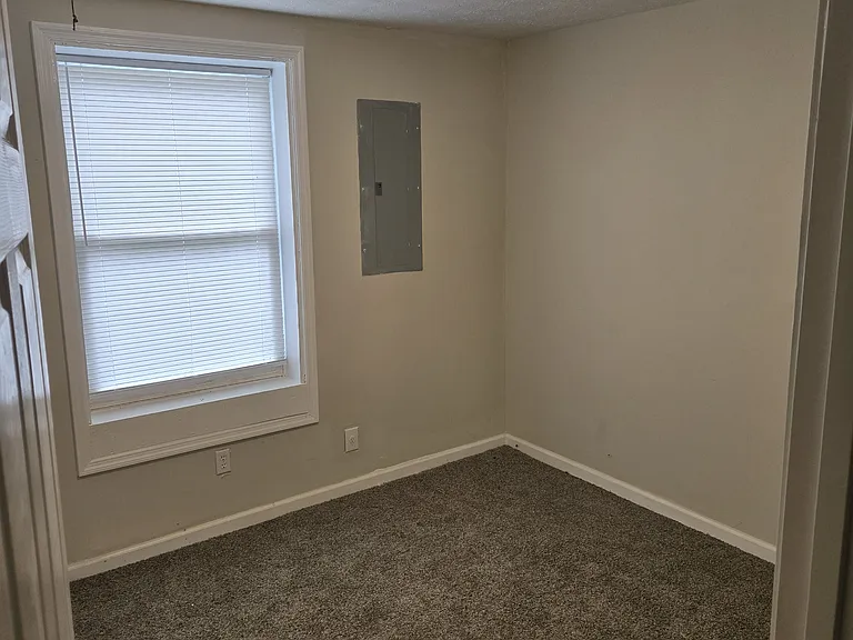 424 Elm St — Photo 11