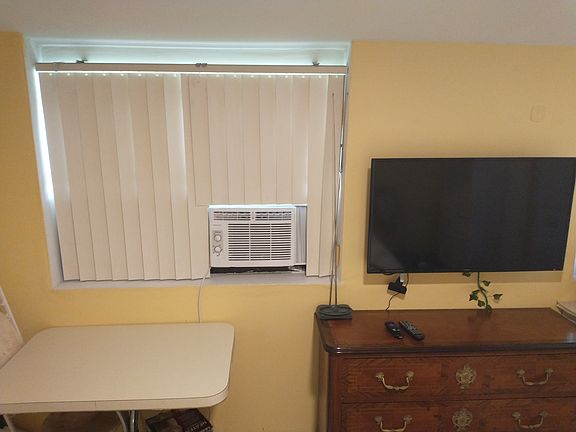 5th image of 1265 NE 202nd St Unit A