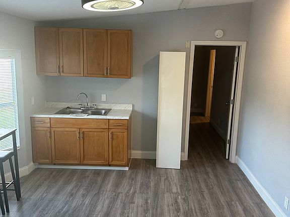 4th image of 18452 Amityville Dr Unit A