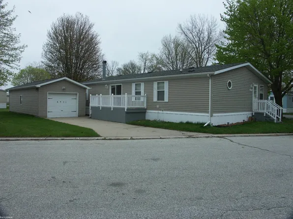 2971 N Wind Beach Dr, Bay City, MI 48706