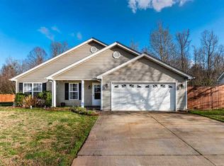 1803 Country Apple Ct, Fountain Inn, SC 29644