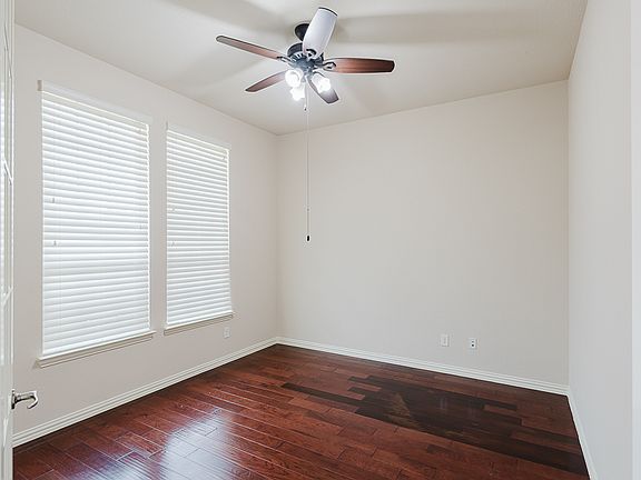 4th image of 10809 Grecian Dr