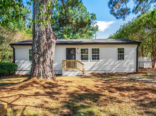 105 1st St, Erwin, NC 28339
