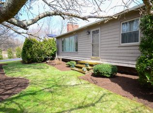 67 Lakewood Dr, Narragansett, RI 02882