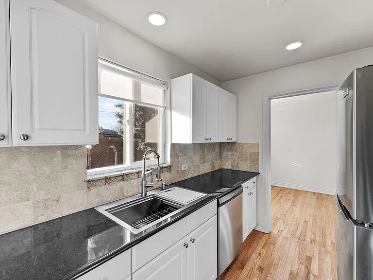 3085 N Clermont St — Photo 15